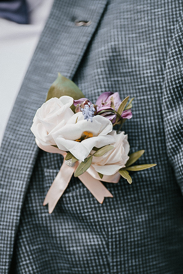 Traditional boutonniere